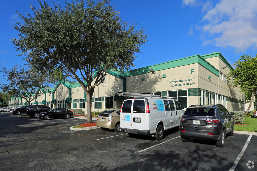 747-769 Shotgun Rd, Sunrise, FL for lease - Primary Photo - Image 1 of 15