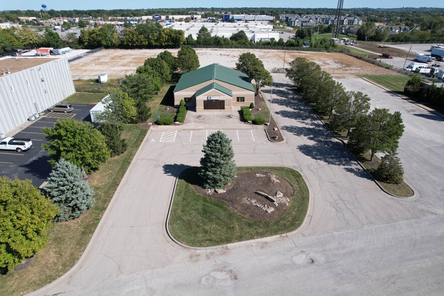 17231 Bel-Ray Pl, Belton, MO for lease - Building Photo - Image 2 of 23