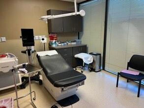 5730 Glenridge Dr NE, Atlanta, GA for lease Interior Photo- Image 1 of 8