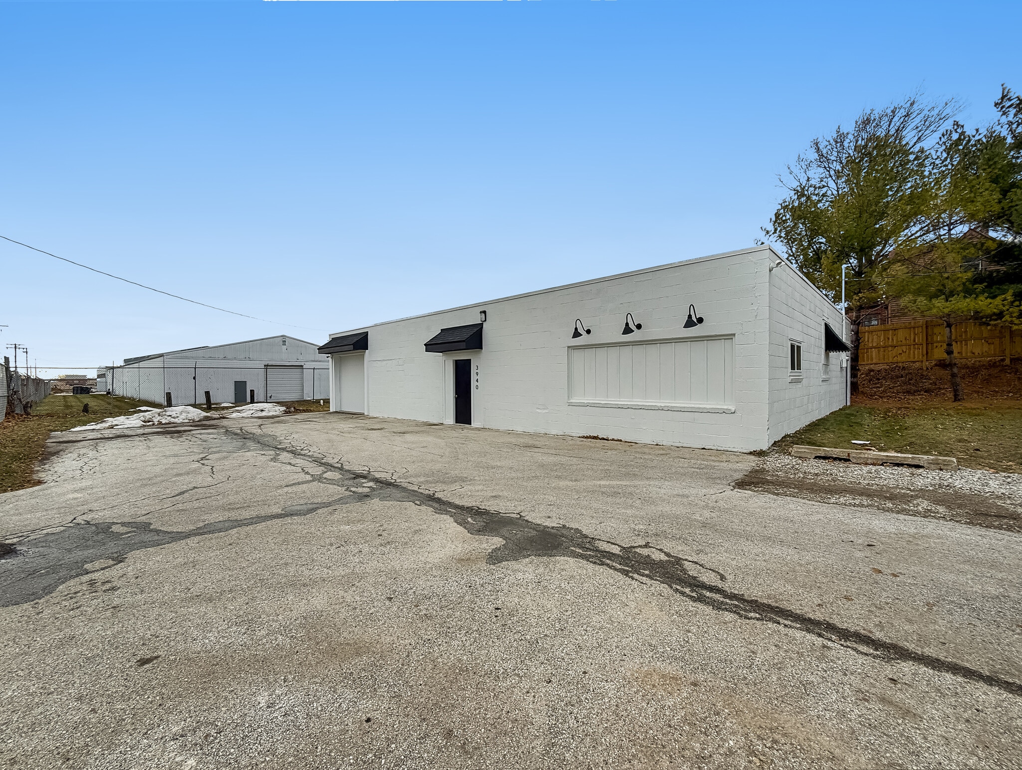 3940 Dixon St, Des Moines, IA for lease Interior Photo- Image 1 of 14