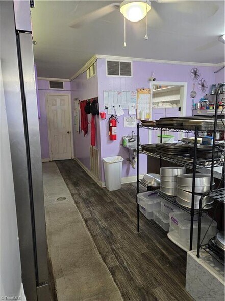 1518 Main St, Ramseur, NC for sale - Interior Photo - Image 2 of 5