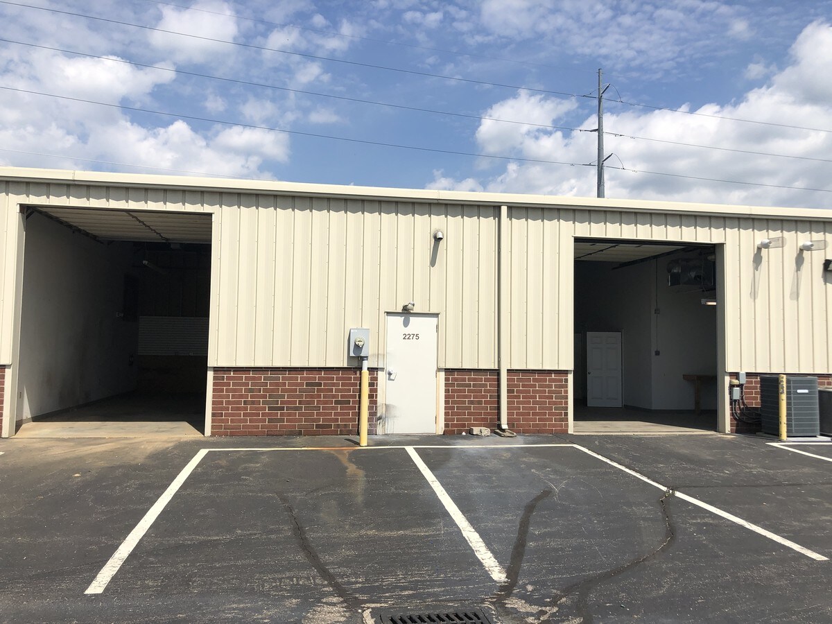 2301 Woodman Dr, Dayton, OH 45420