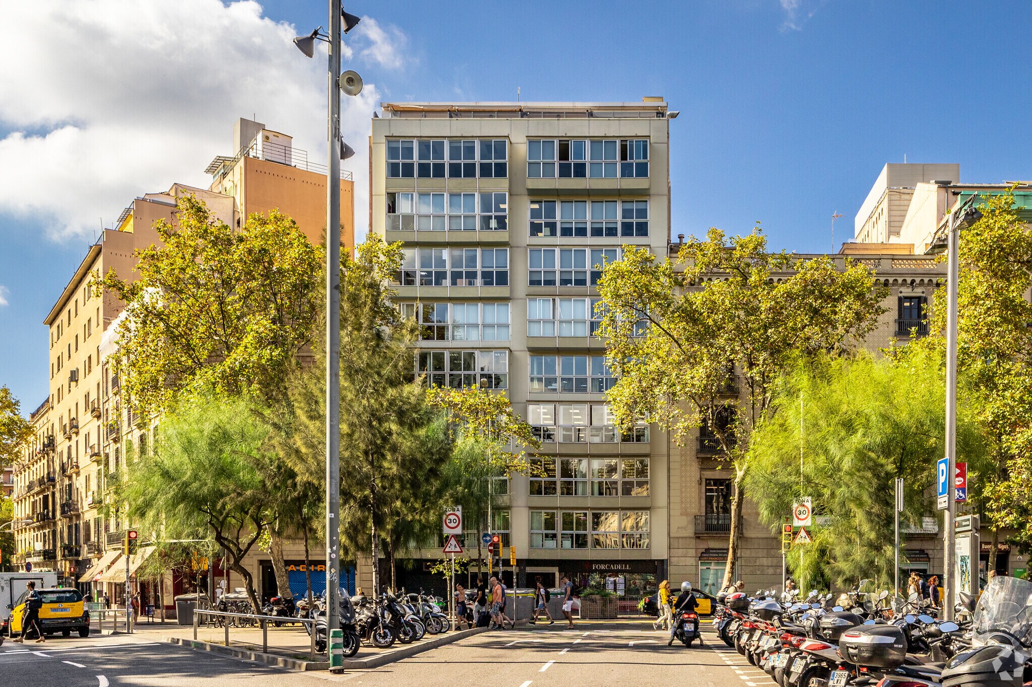 Plaça de la Universitat, 3, Barcelona, Barcelona for sale Primary Photo- Image 1 of 1