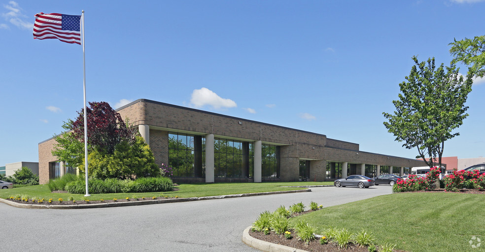 20-36 Central Ave, Hauppauge, NY for lease - Primary Photo - Image 1 of 8