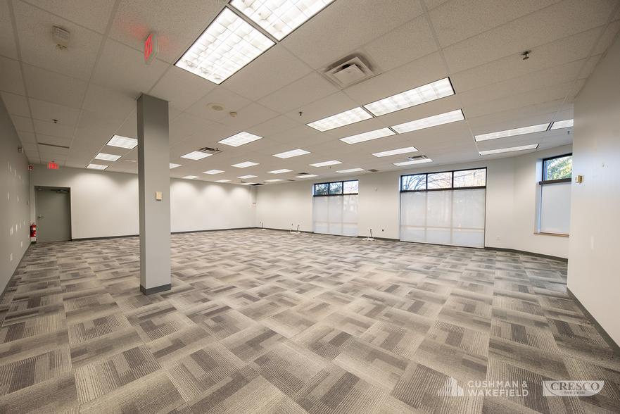 6565 Davis Industrial Pky, Solon, OH for lease - Interior Photo - Image 2 of 18