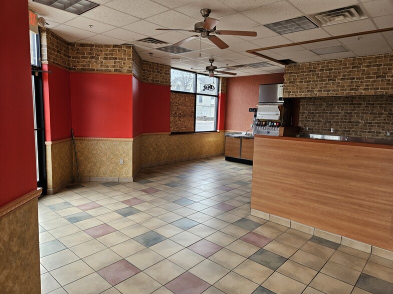 1629 E Michigan Ave, Lansing, MI for lease - Lobby - Image 2 of 13