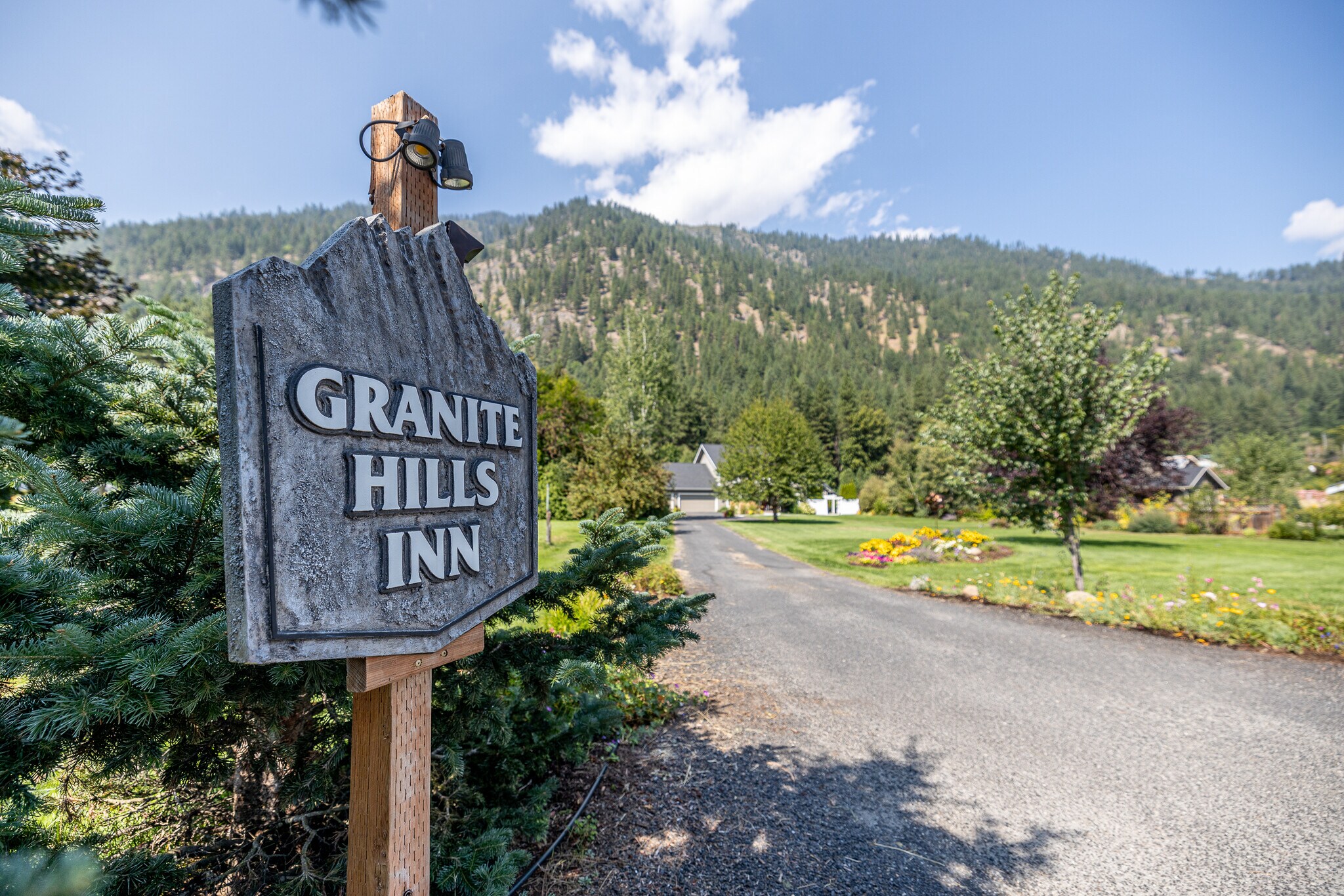 7970 Icicle Rd, Leavenworth, WA for sale Primary Photo- Image 1 of 1