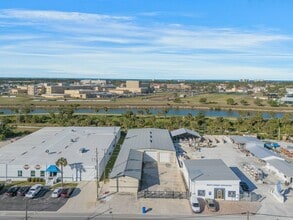 218 Seaboard Ave, Venice, FL for lease Building Photo- Image 2 of 10