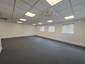 Victoria Rd, Bicester for lease Interior Photo- Image 2 of 3