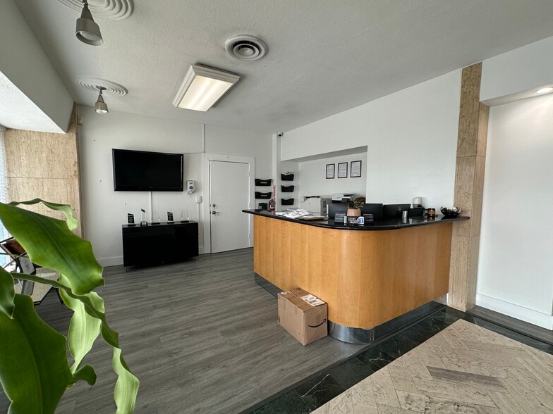 2116 N Dixie Hwy, Hollywood, FL for lease - Building Photo - Image 3 of 16