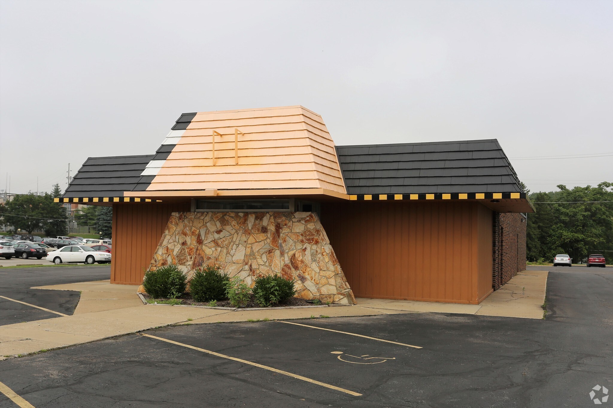 630 Claremont Ave, Ashland, OH for sale Primary Photo- Image 1 of 1