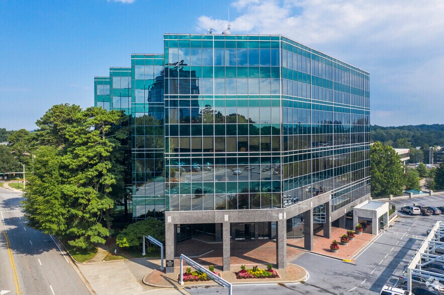 780 Johnson Ferry Rd NE, Atlanta, GA for lease - Building Photo - Image 1 of 18