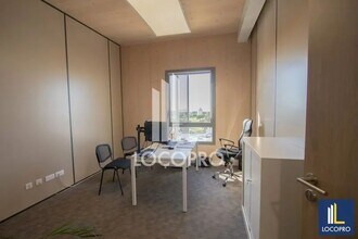 Office in Vitrolles for lease Interior Photo- Image 1 of 6