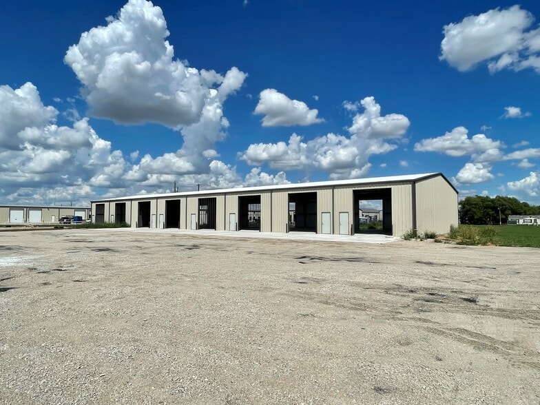 636 County Road 4841, Haslet, TX for lease - Building Photo - Image 2 of 9