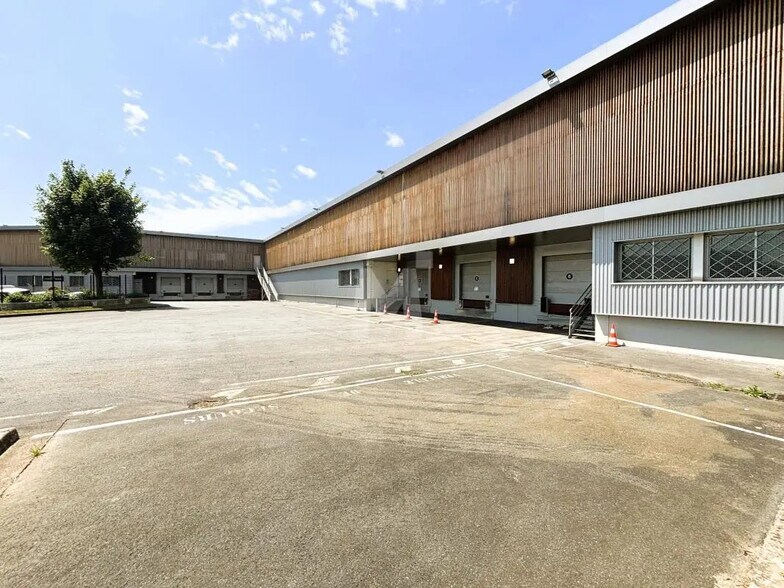 Flex in Wissous for lease - Building Photo - Image 1 of 11