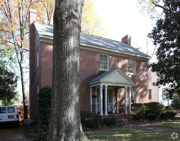 205 Wilson St, Chapel Hill, NC for sale - Primary Photo - Image 1 of 1