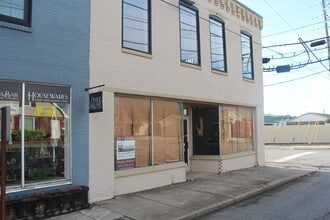124 N College St, Lebanon, TN for lease Interior Photo- Image 2 of 11