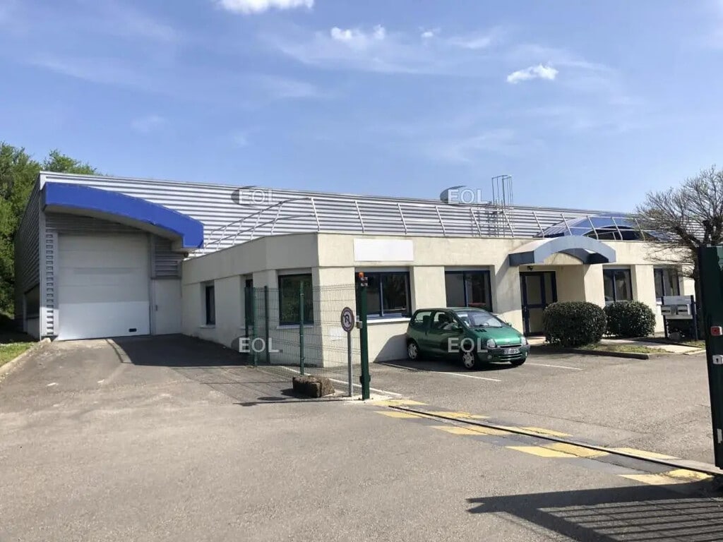 Location Local d'activités 759 m² - Photo 1