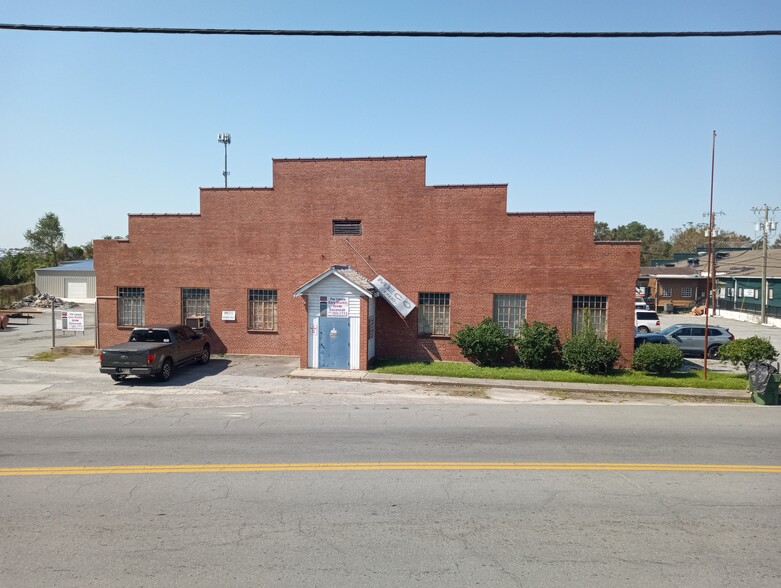 311 Stiles Ave, Savannah, GA for lease - Building Photo - Image 1 of 21