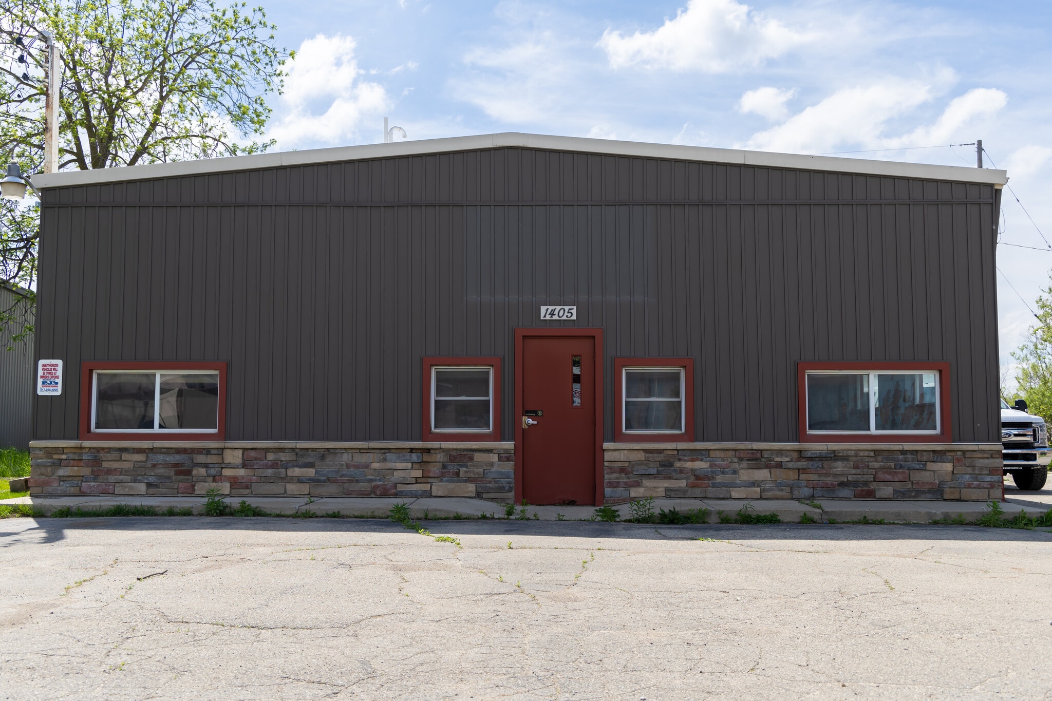 1405 Lake Lansing Rd, Lansing, MI for lease Building Photo- Image 1 of 17
