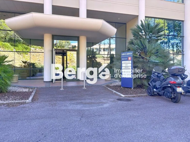 Office in Valbonne for lease - Building Photo - Image 3 of 7
