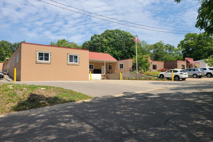 540 Oak St, Ferrysburg, MI for lease - Primary Photo - Image 1 of 4