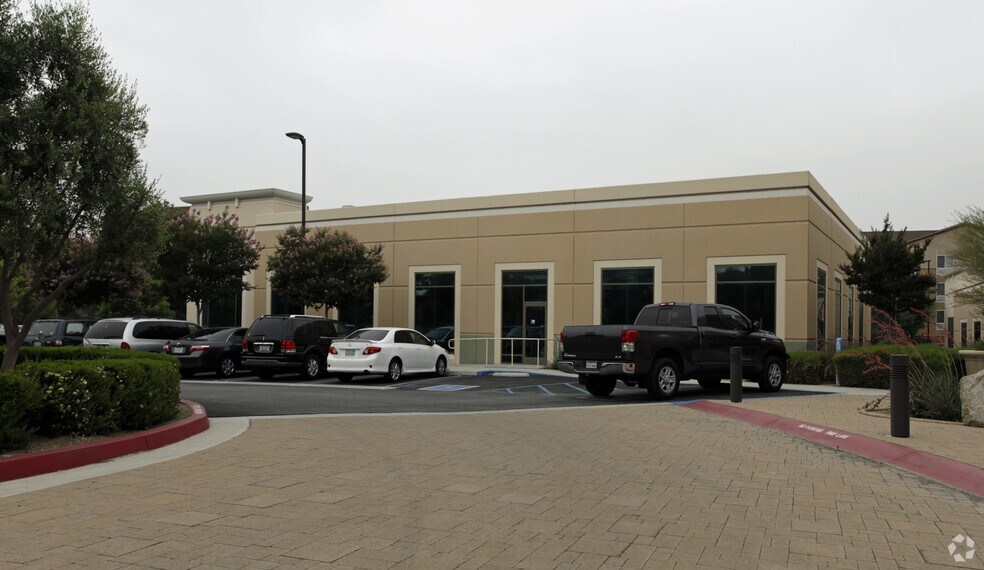 368 E Vanderbilt Way, San Bernardino, CA for lease - Building Photo - Image 3 of 12