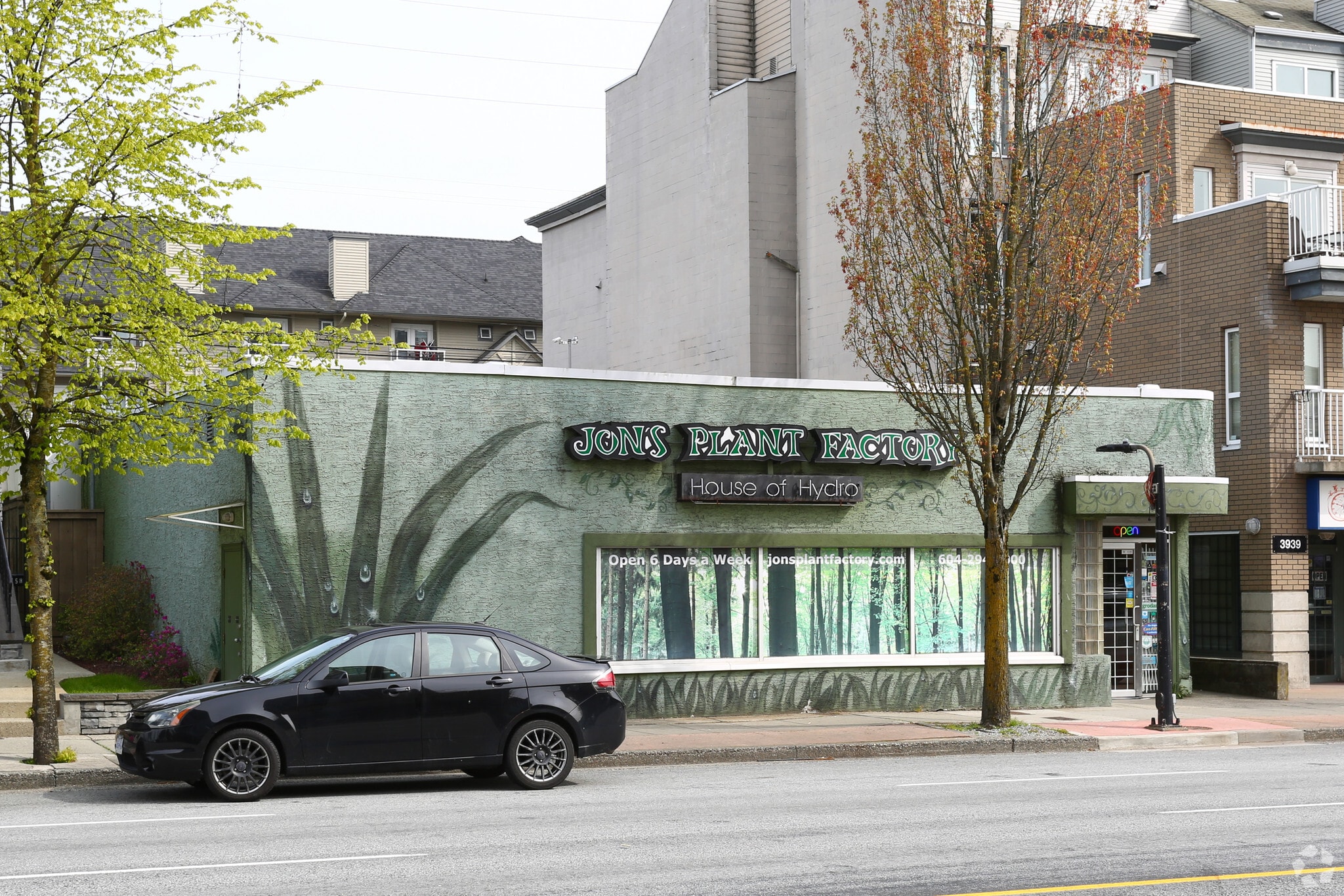3925 Hastings St, Burnaby, BC for lease Primary Photo- Image 1 of 3