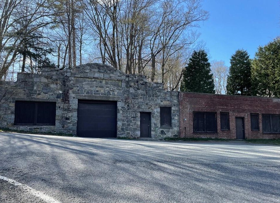 1451 Peekskill Hollow Rd, Carmel, NY 10512