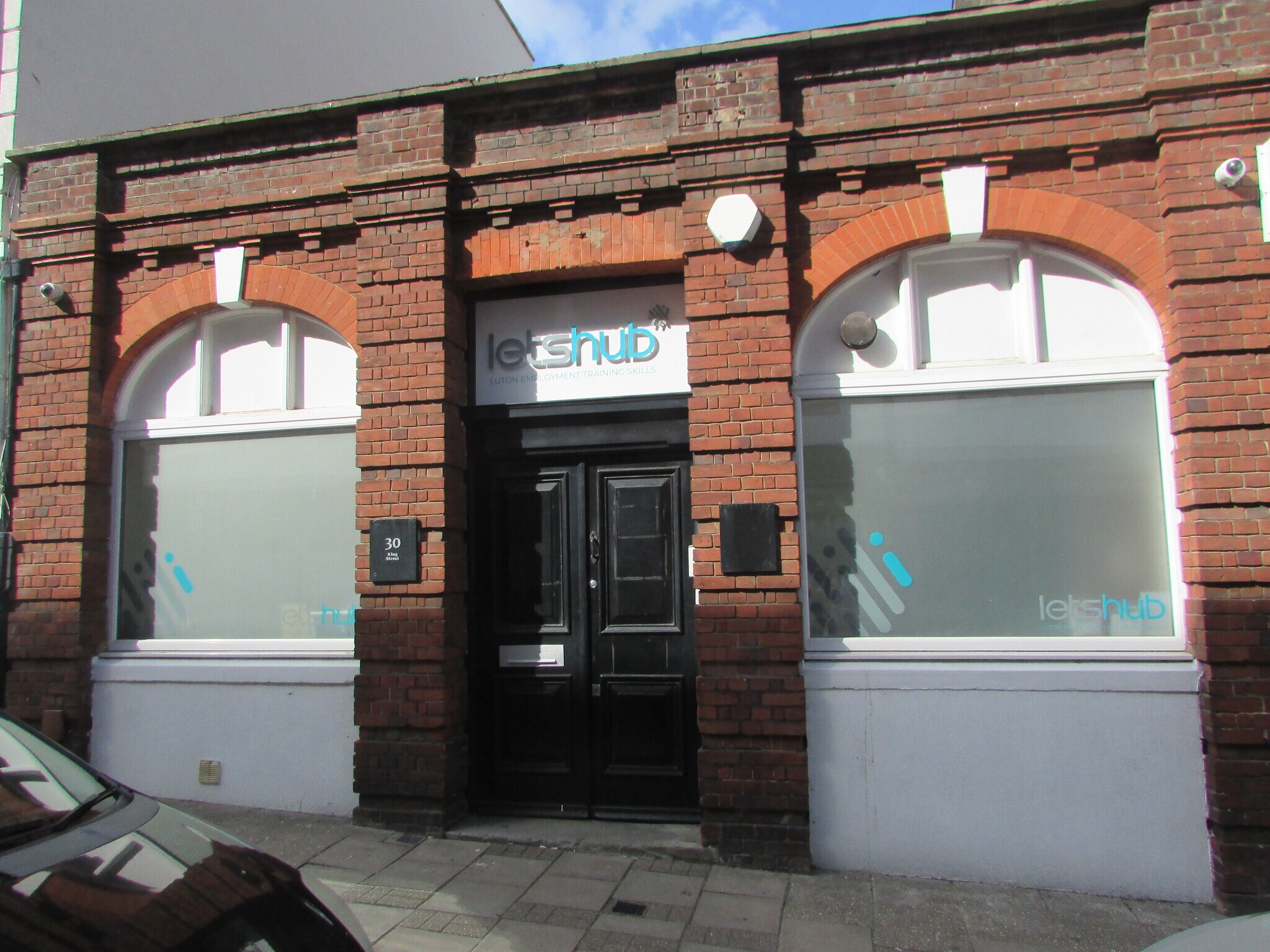 30 King St, Luton for lease Building Photo- Image 1 of 2