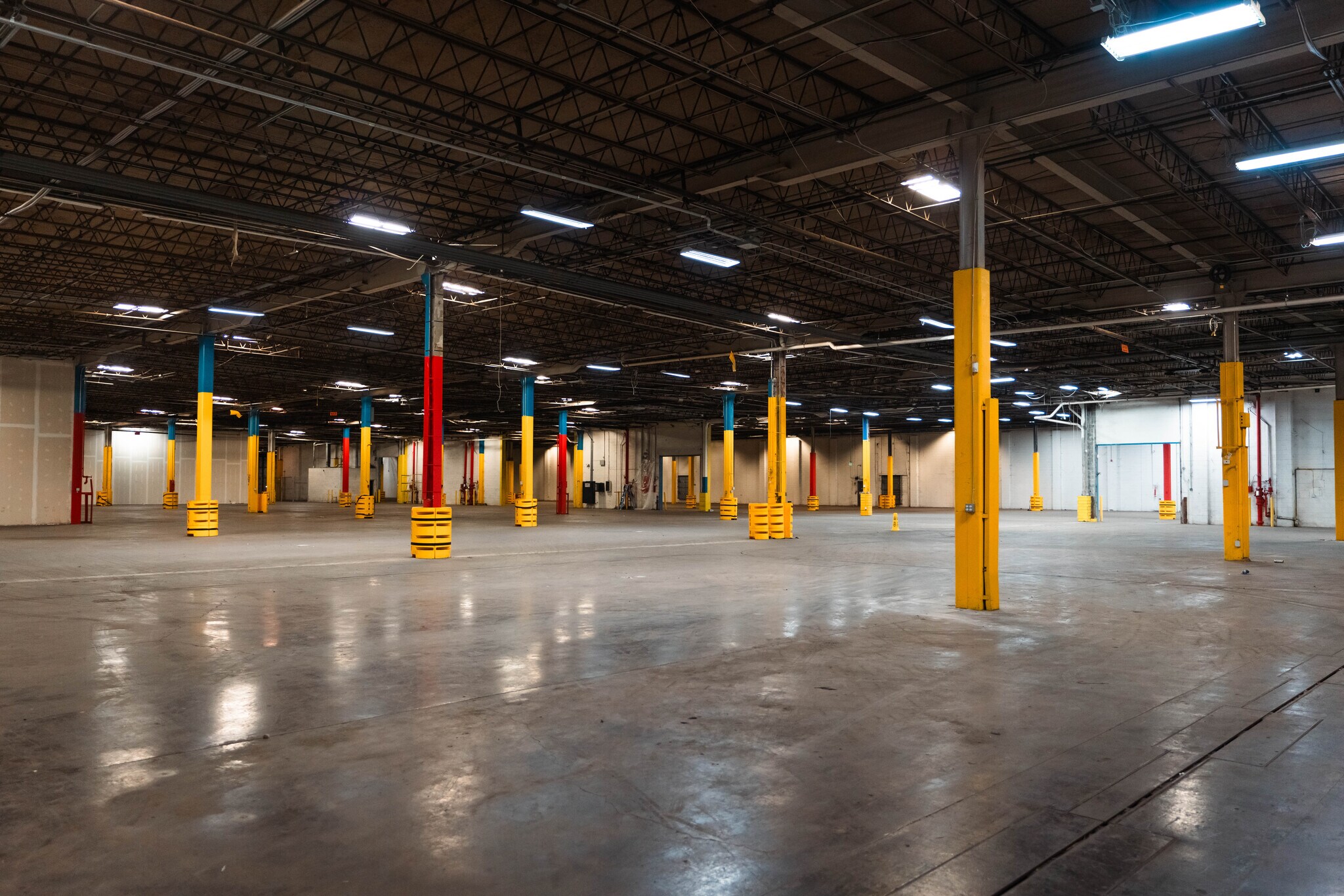 2000 Washington Blvd, Baltimore, MD for lease Building Photo- Image 1 of 3