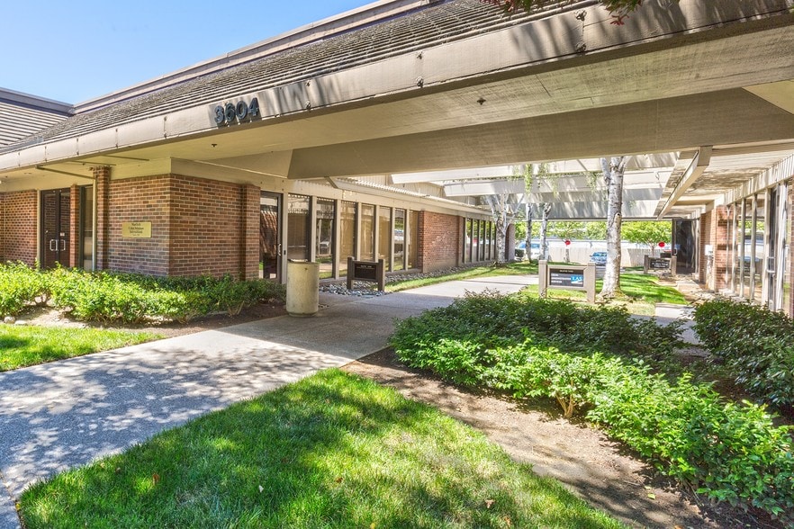 3626 Fair Oaks Blvd, Sacramento, CA for lease - Building Photo - Image 1 of 11