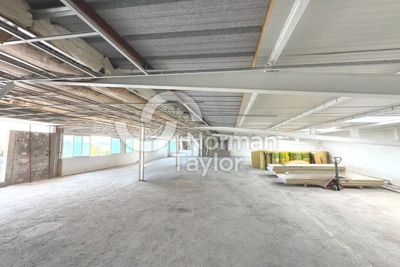 Flex in Montpellier for lease - Interior Photo - Image 3 of 3