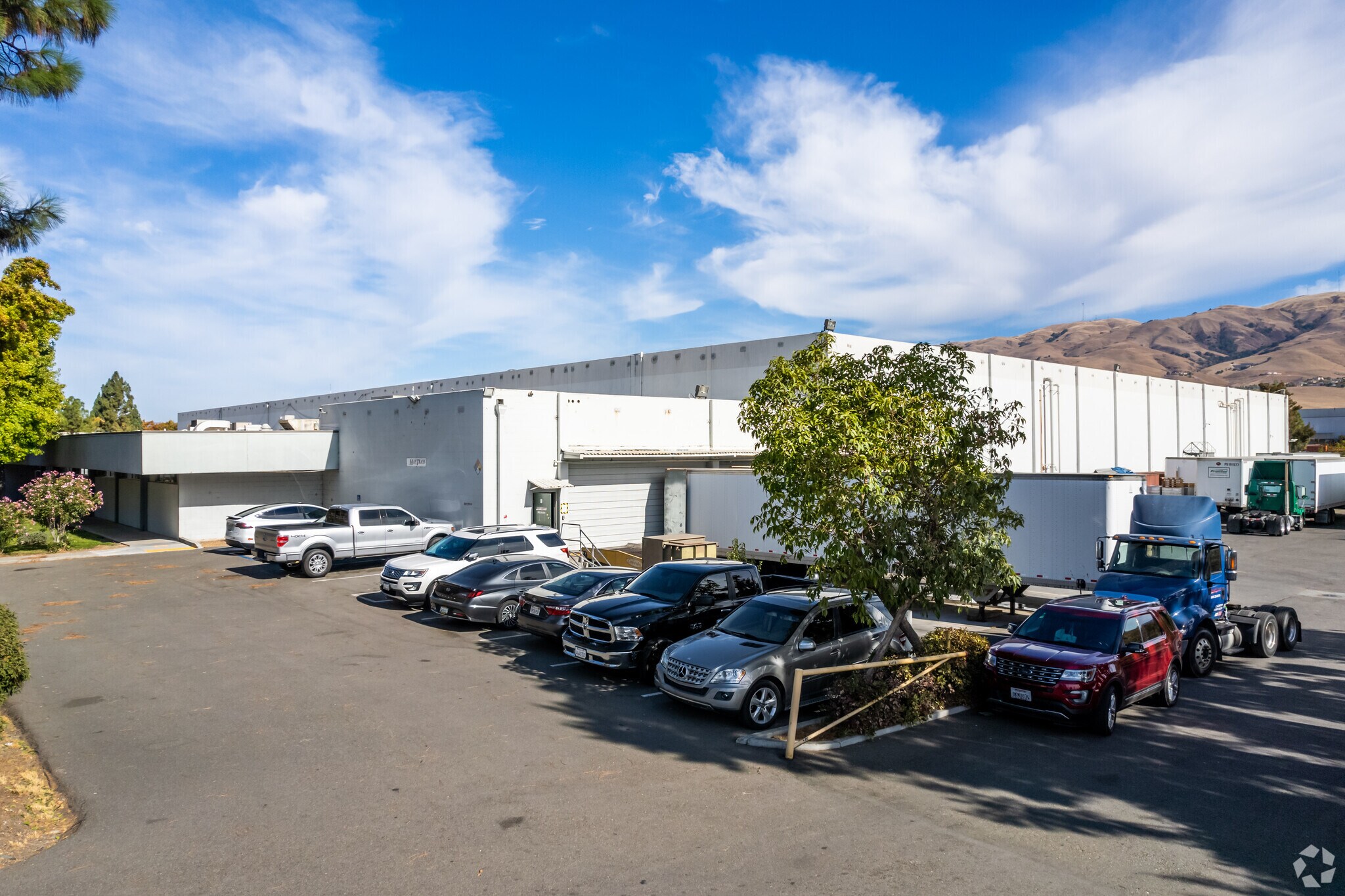 48900 Milmont Dr, Fremont, CA 94538