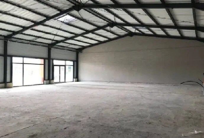 Retail in Pont-Sainte-Marie for lease - Interior Photo - Image 2 of 5