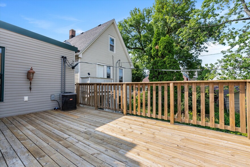 2600-2604 N Booth St, Milwaukee, WI for sale - Building Photo - Image 3 of 29