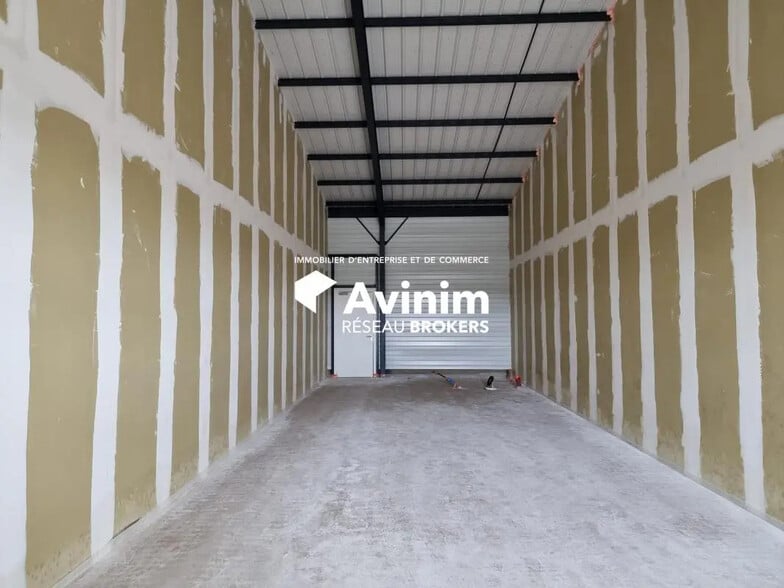 Retail in Grabels for lease - Interior Photo - Image 2 of 2