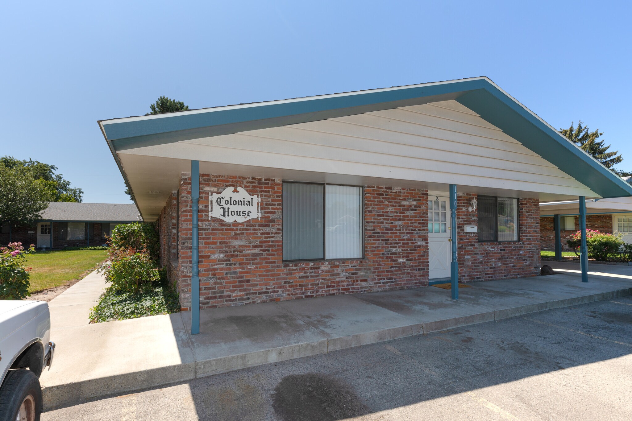 110 W Yakima Ave, Selah, WA for sale Primary Photo- Image 1 of 1