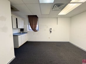 816 Broad St, Meriden, CT for lease Interior Photo- Image 1 of 7