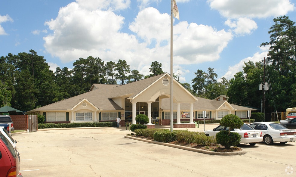 320 Valleywood Dr, Spring, TX for sale - Building Photo - Image 1 of 2