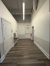 1741-1751 Newnan Crossing Blvd, Newnan, GA for lease Interior Photo- Image 2 of 11