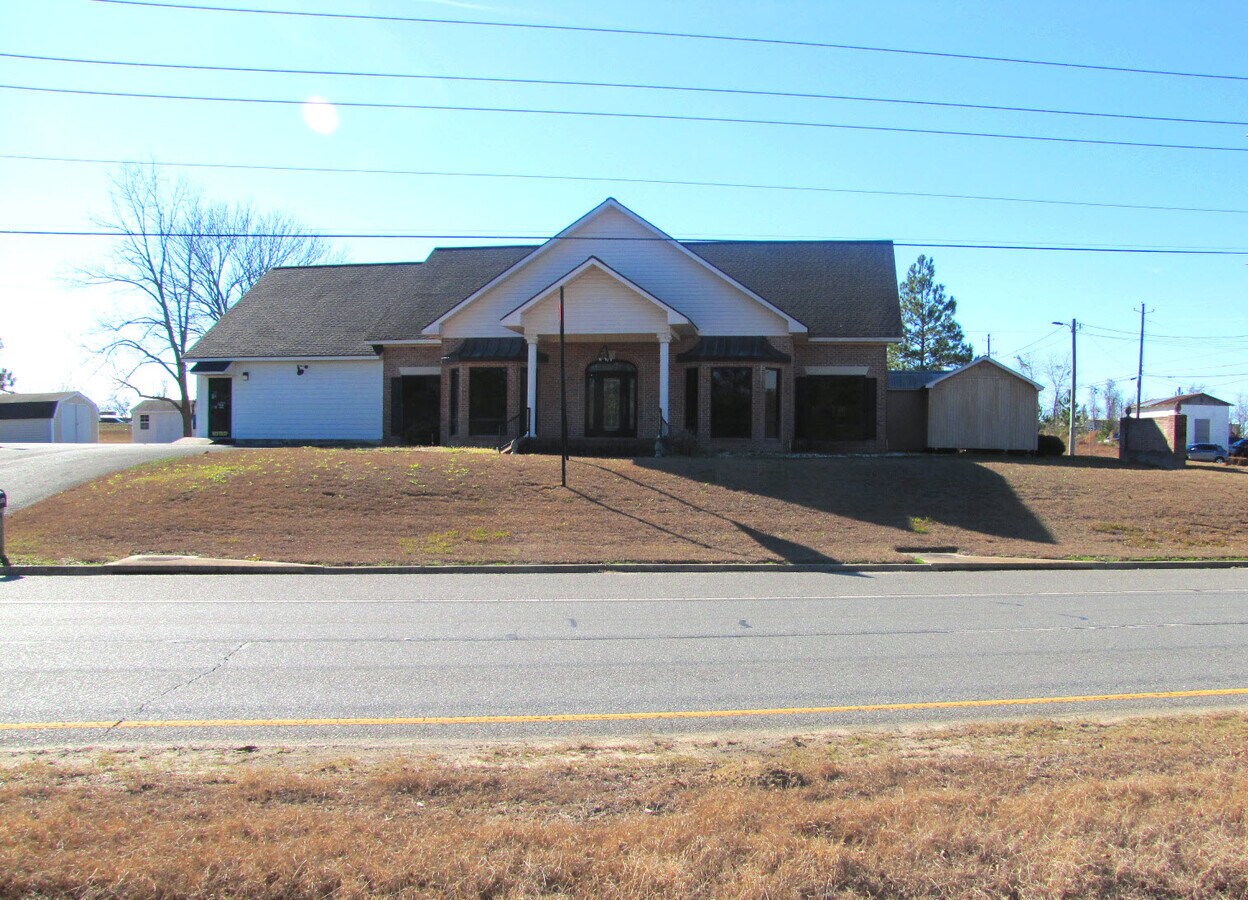 1078 McRae Hwy, Eastman, GA 31023 Retail/Office Space Available
