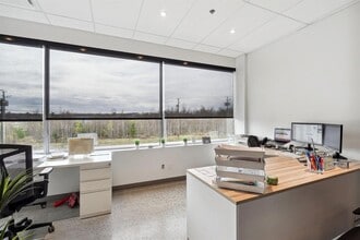 1015-1037 Rue Des Forges, Terrebonne, QC for lease Interior Photo- Image 2 of 5