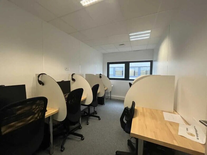 Office in Trignac for lease - Building Photo - Image 3 of 8