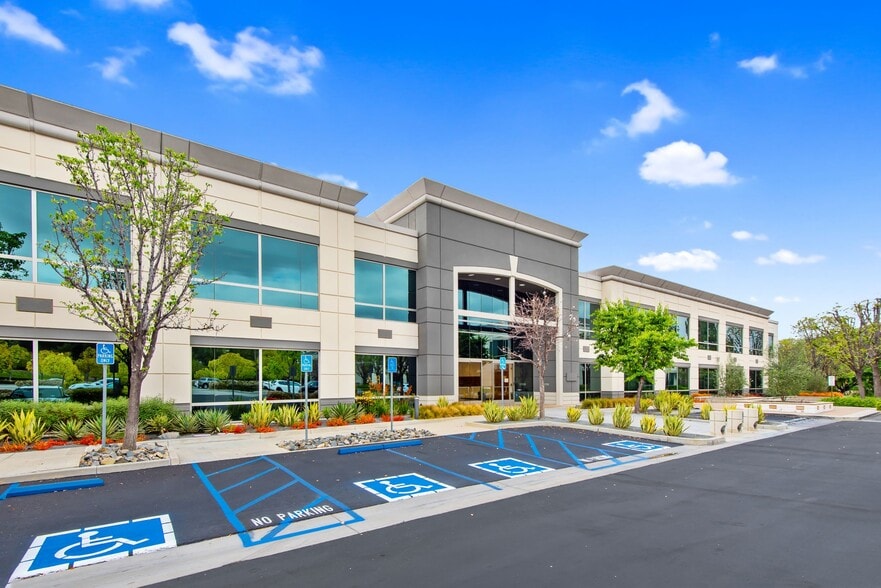 31111 Agoura Rd, Westlake Village, CA for lease - Building Photo - Image 2 of 16