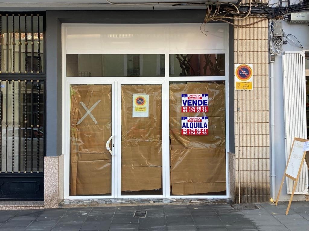 Retail in València for sale Building Photo- Image 1 of 11