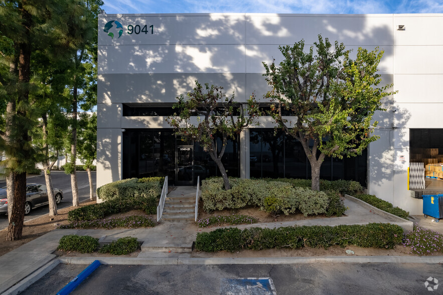 9041 Dice Rd, Santa Fe Springs, CA for lease - Building Photo - Image 3 of 6