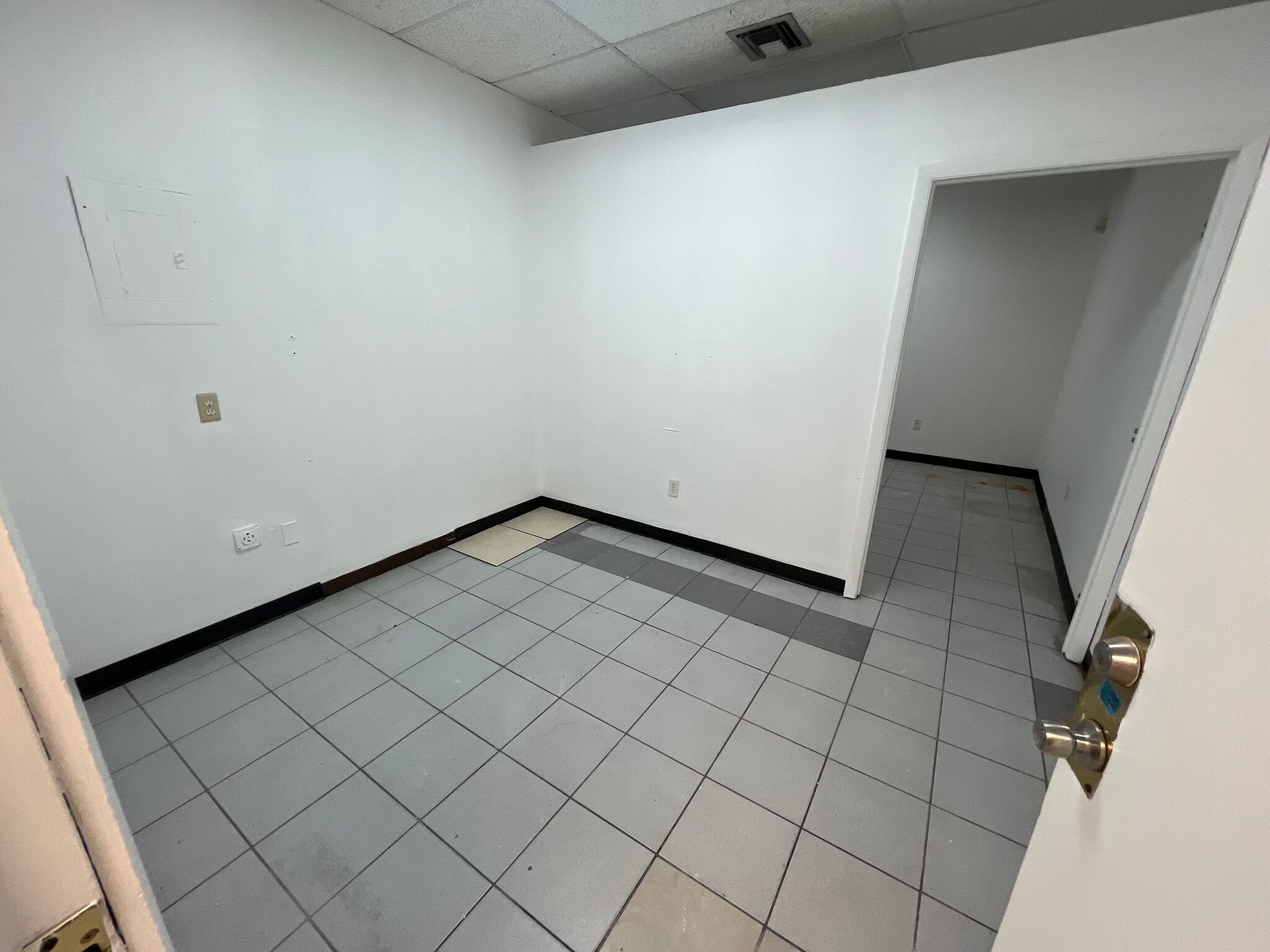805-865 NW 119 St, Miami, FL for lease Interior Photo- Image 1 of 9
