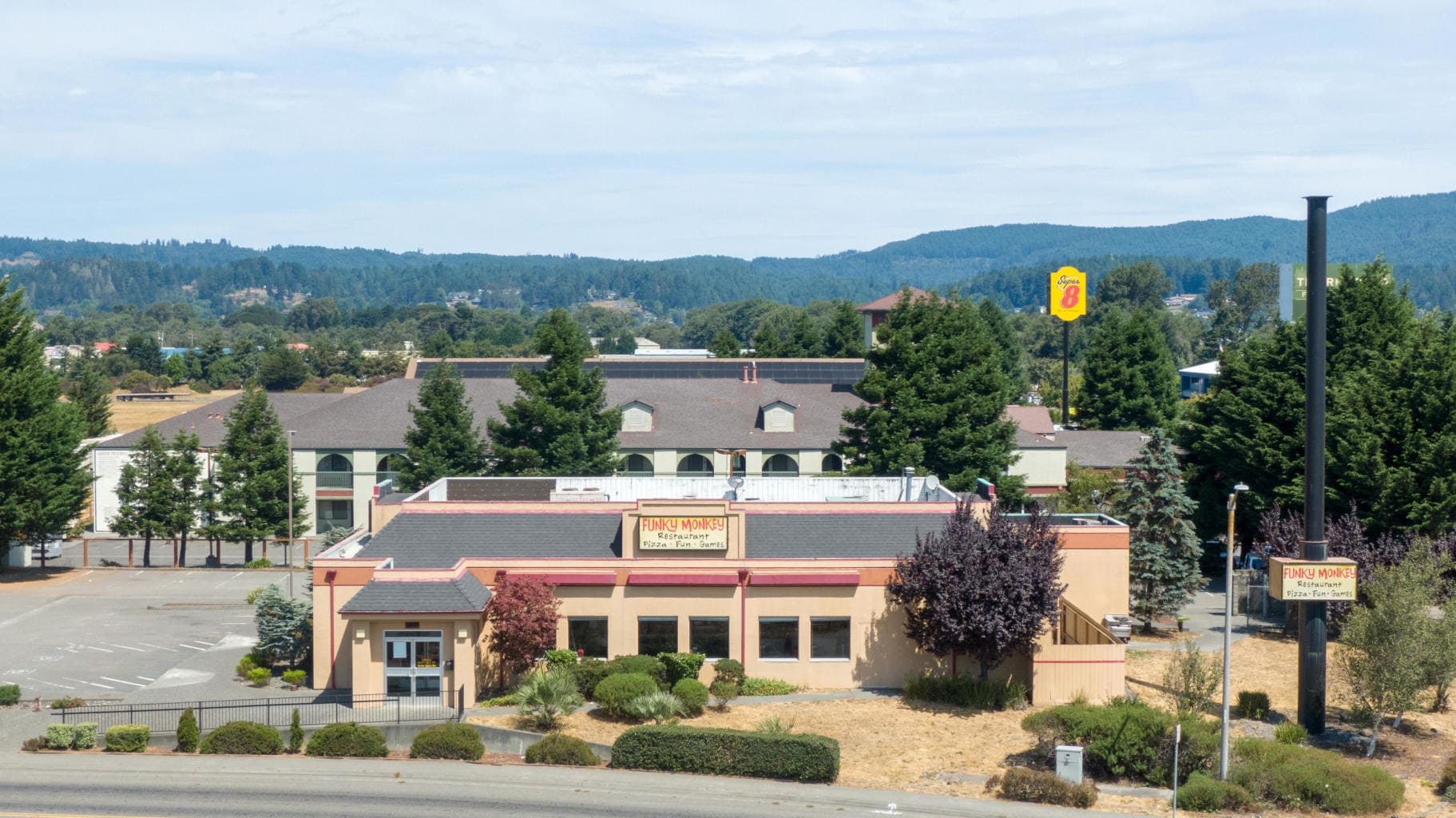 1875 Riverwalk Dr, Fortuna, CA for sale Primary Photo- Image 1 of 33