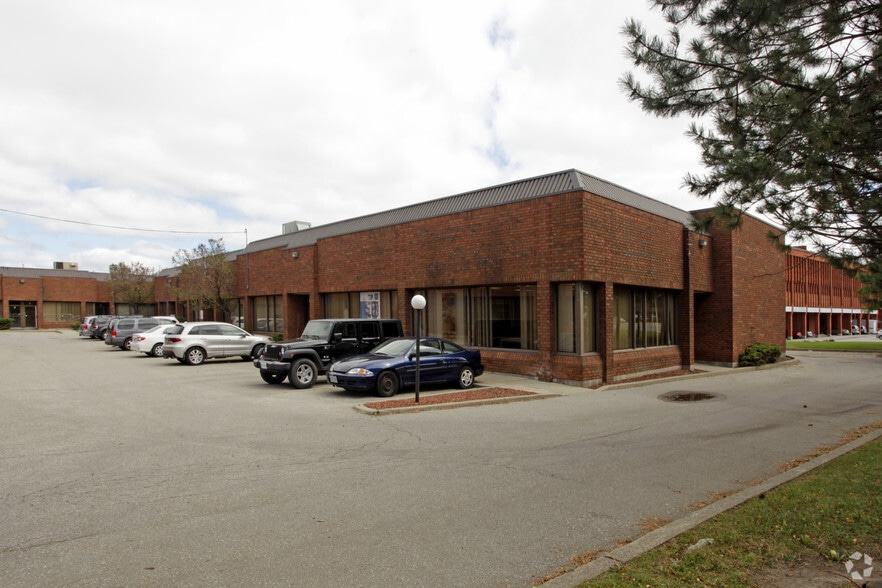 1520 Trinity Dr, Mississauga, ON for sale - Primary Photo - Image 1 of 1